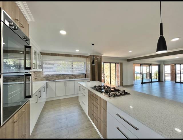 4 BEDROOM HOUSE FOR SALE IN WAVECREST
